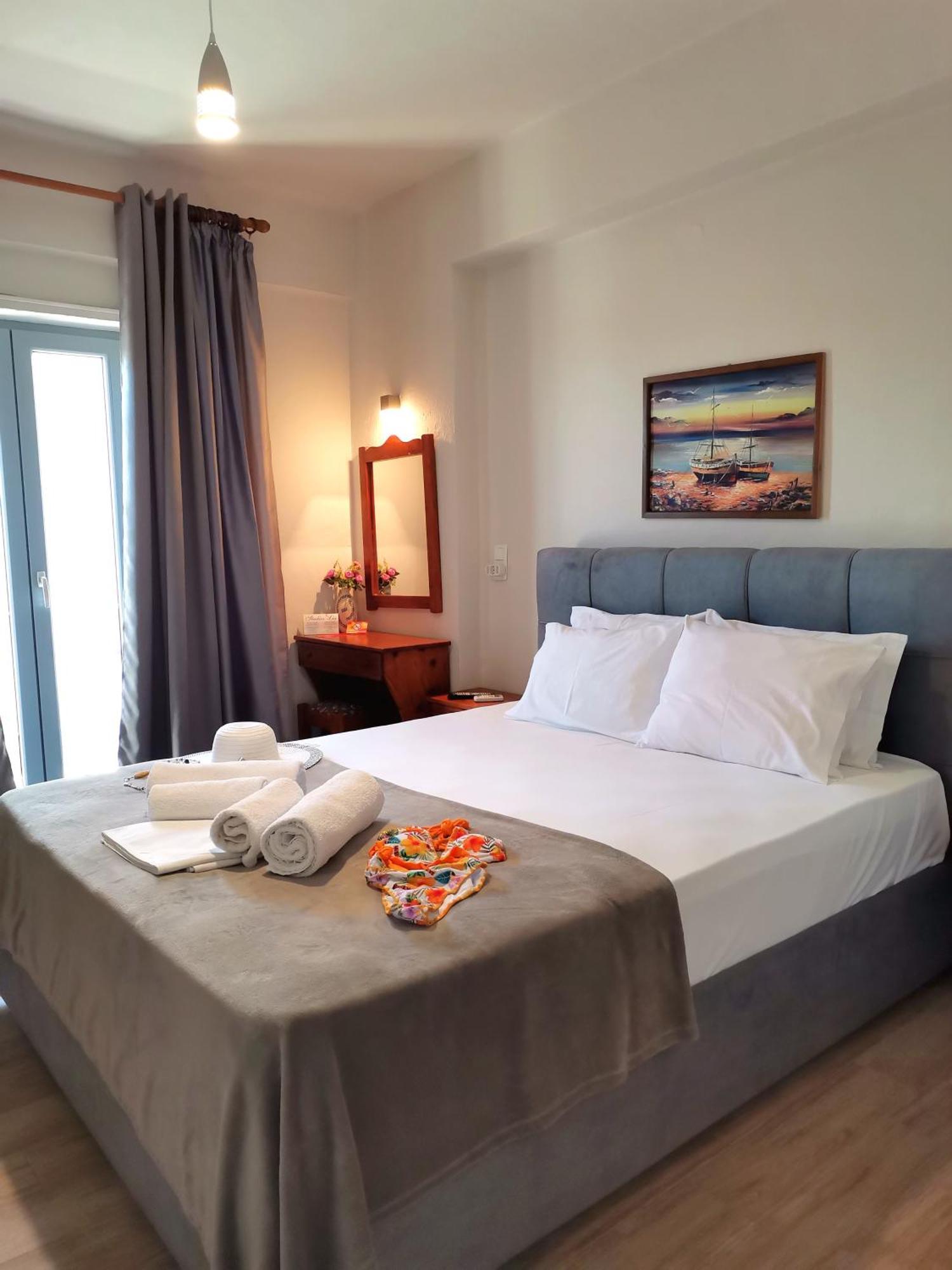 Studios Lia Adults Only -Fully Renovated Chrisi Ammoudia Eksteriør billede