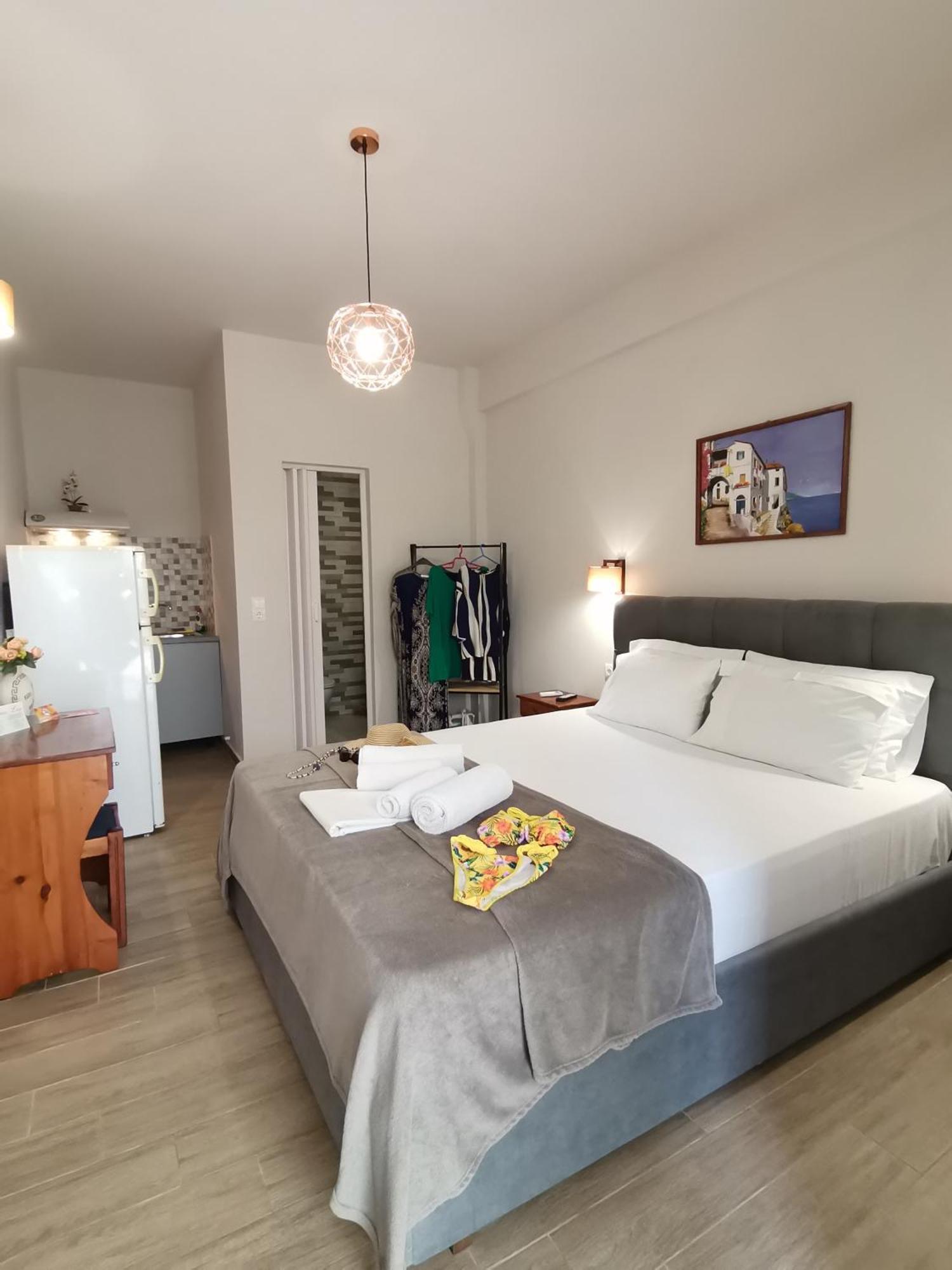 Studios Lia Adults Only -Fully Renovated Chrisi Ammoudia Eksteriør billede
